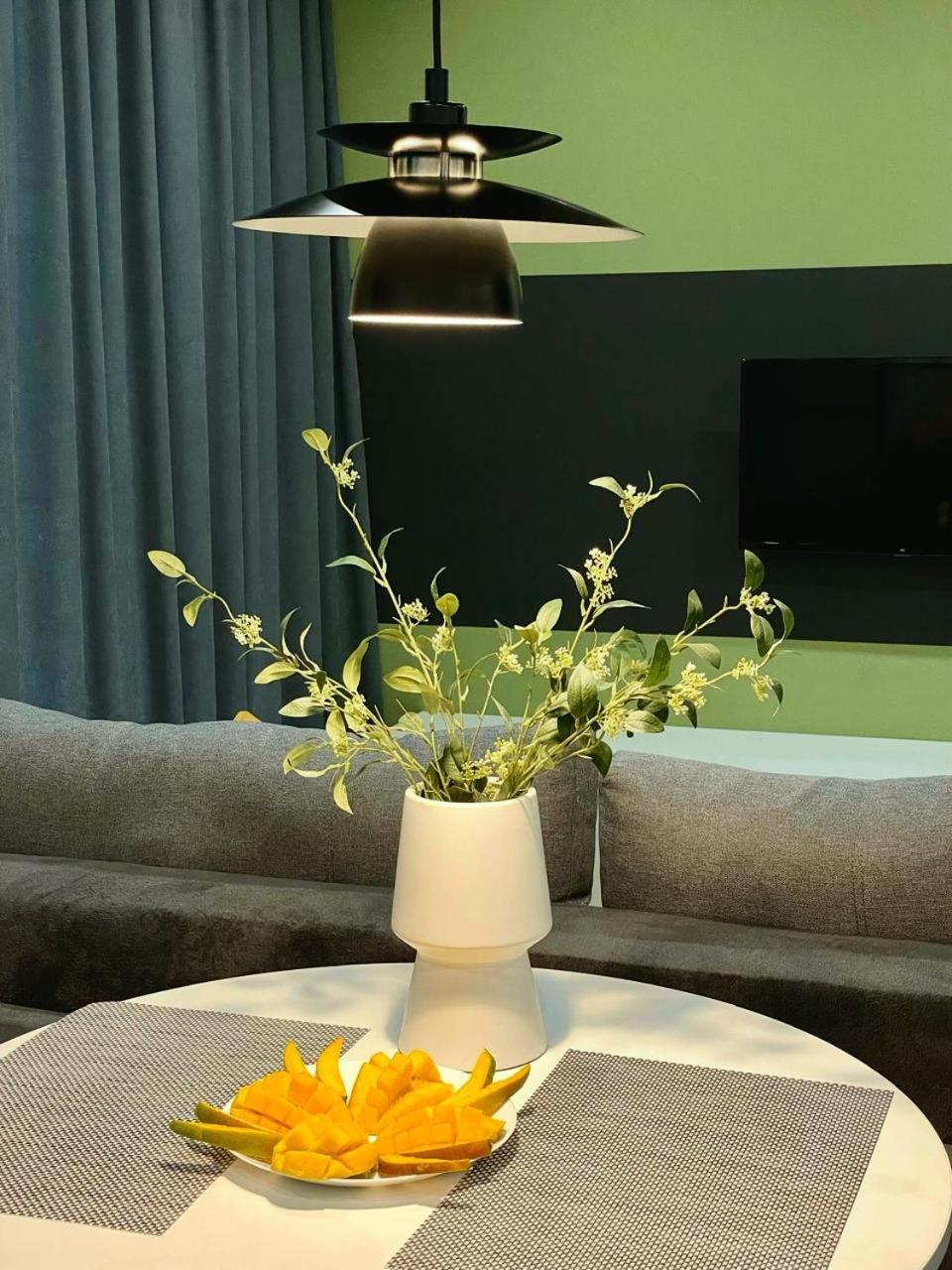 Apartment апартаменти-студія, дизайнерський ремонт, центр, біля трк 